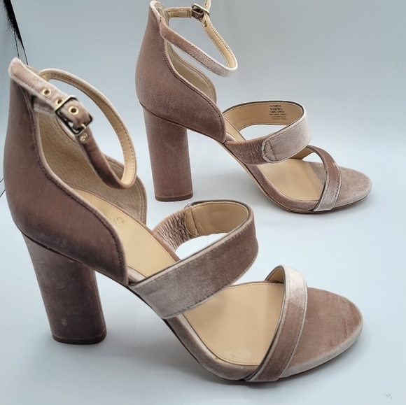 Vince Camuto Robeka Chunky High Heel sandal in blush 9.5 - Picture 4 of 13